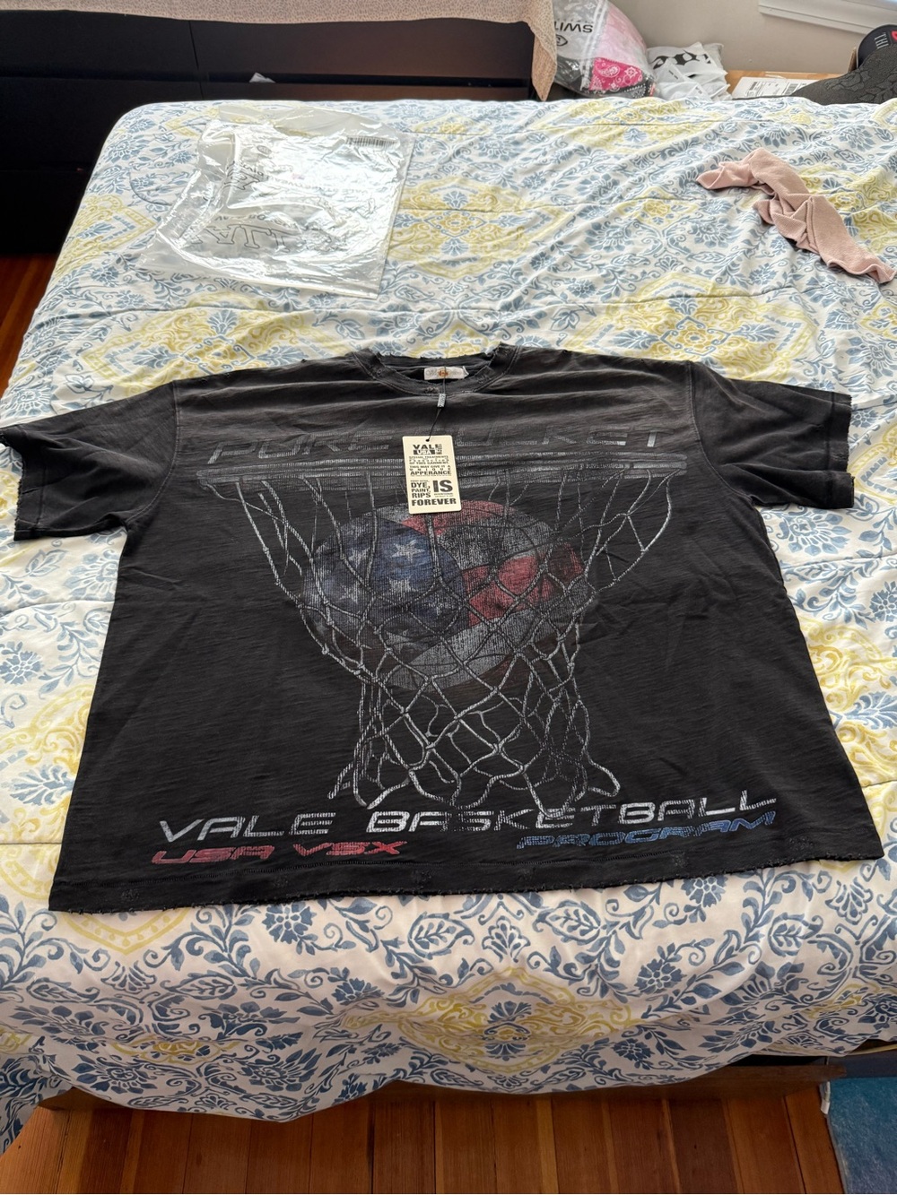 Vale Vintage-Style Black Graphic Basketball Tee